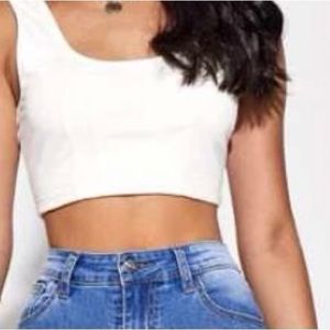 White cropped tee